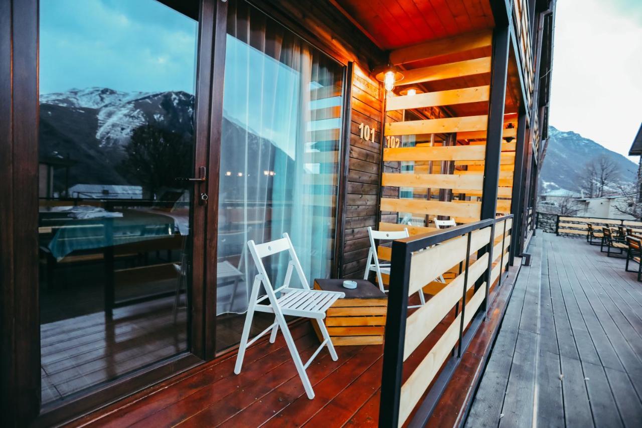 Wooden Hotel Kazbegi Εξωτερικό φωτογραφία