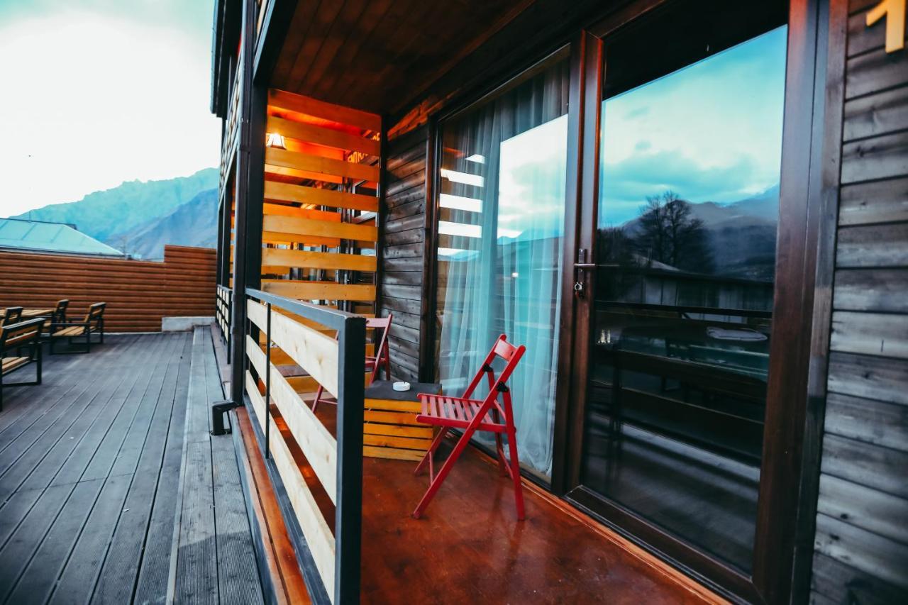 Wooden Hotel Kazbegi Εξωτερικό φωτογραφία